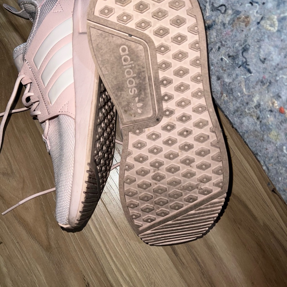 Adidas Women's Soft Pink Sneakers - Picture 5 of 7